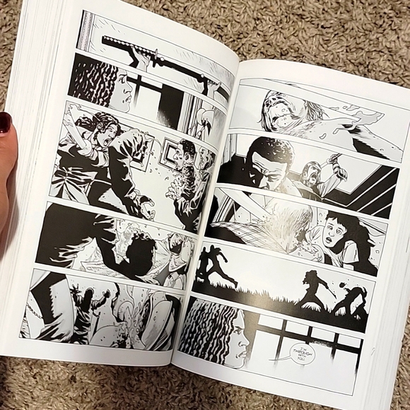 The Walking Dead Compendium 2 of 4. Robert Kirkman. Like New. No Damaged Pages. - Picture 5 of 6